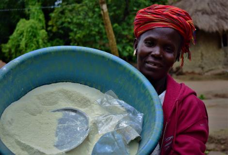 Fatmata displying her Soap